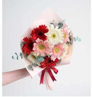 renkli gerbera papatya buketi